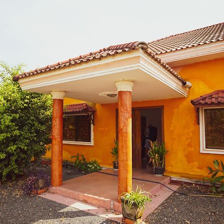 Yellow Star Hostel Kampot Luaran gambar