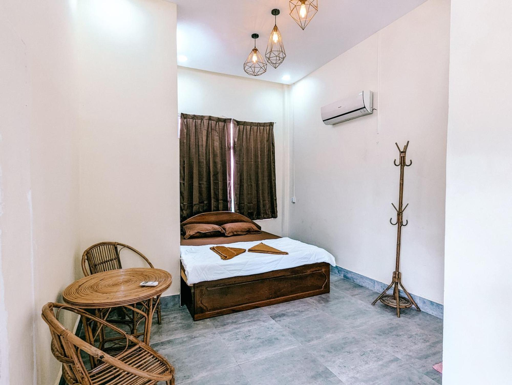 Yellow Star Hostel Kampot Luaran gambar